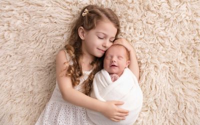Newborn Photos With Siblings – Gold Coast Photographer
